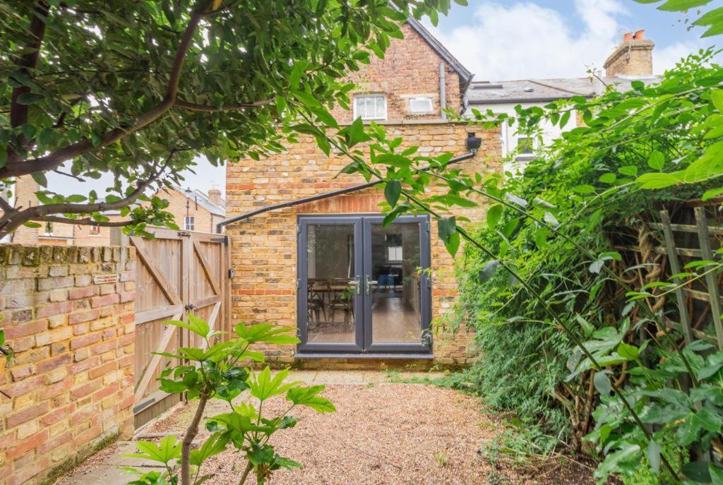 Delightful 2 Bedroom House Central Windsor Exterior photo